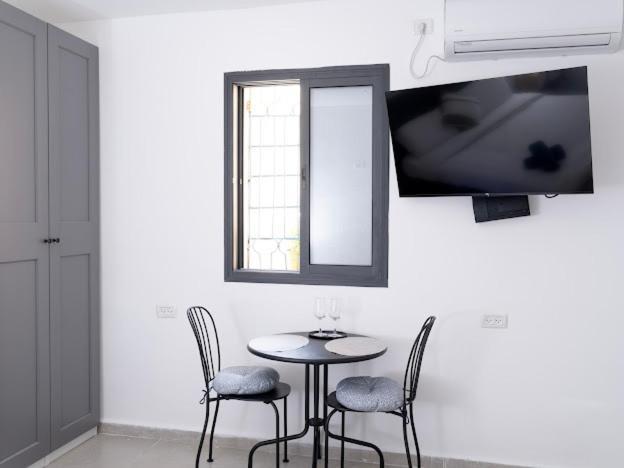 Cousy Suite Studio Jerusalem Exterior photo